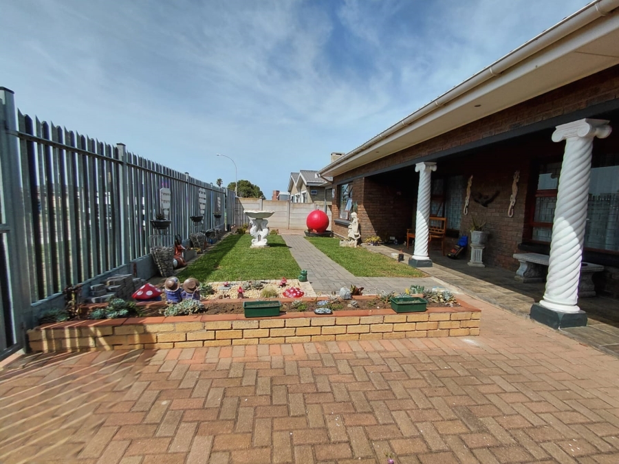3 Bedroom Property for Sale in C Place Eastern Cape